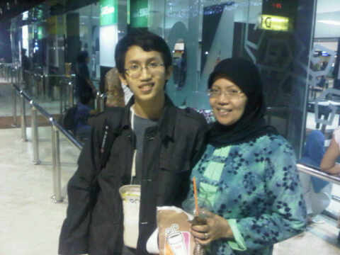 adit dan mamanya